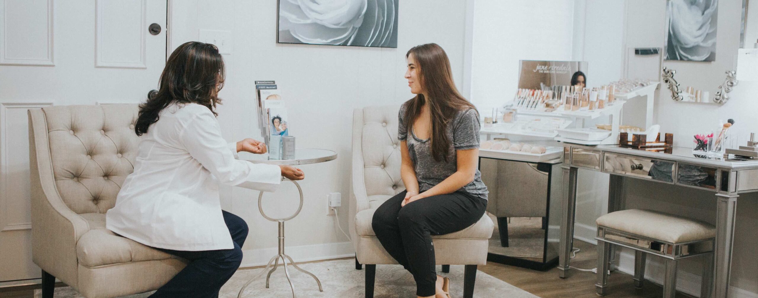 Unique Skincare consultation, skinstyle, aesthetics, perfect facial